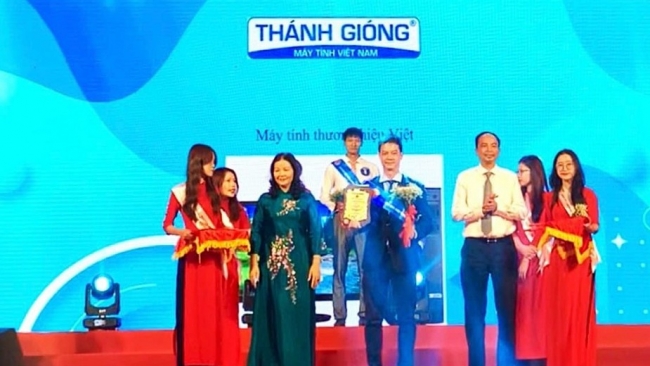 Công ty Máy tính Thánh Gióng được tôn vinh “Hàng Việt Nam được người tiêu dùng yêu thích”