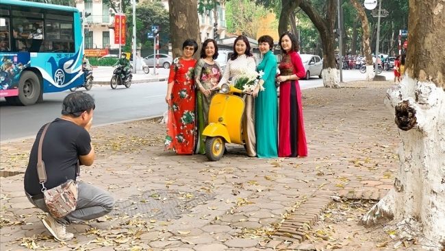 Săn nắng ở con đường lãng mạn vào bậc nhất Hà Nội