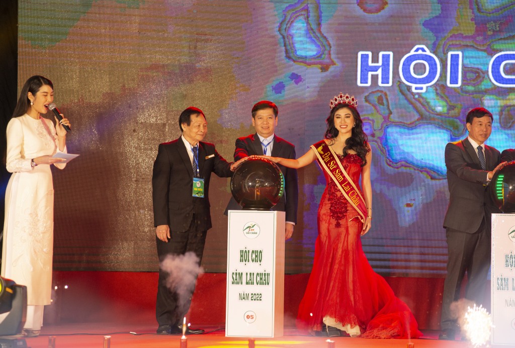 Hoa hậu Emily Hồng Nhung vinh dự trở thành Đại sứ sâm Lai Châu