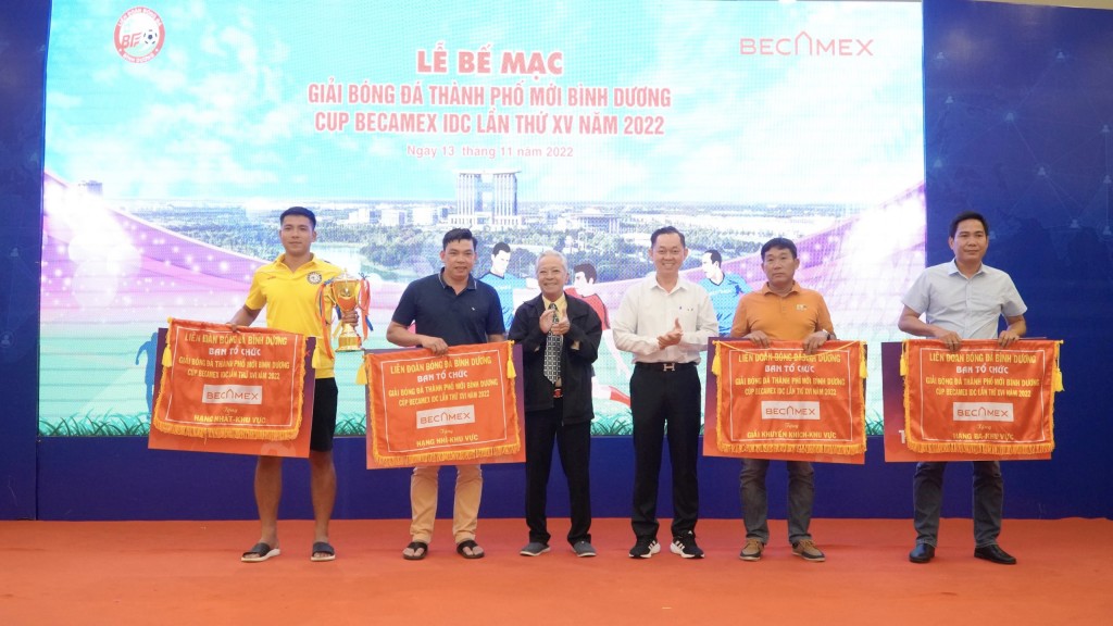 Lễ Bế mạc và trao giải bóng đá thành phố mới Bình Dương - Cúp Becamex IDC lần thứ 15 năm 2022