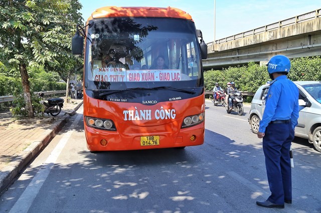 Hà Nội sẽ xử lý nghiêm tình trạng xe dù, bến cóc