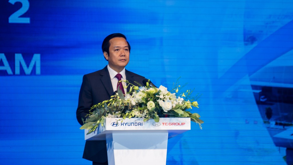 Chủ tịch UBND tỉnh Ninh Bình Phạm Quang Ngọc đánh giá cao những đóng góp quan trọng của liên doanh ô tô Hyundai và Tập đoàn Thành Công Việt Nam đối với sự phát triển của tỉnh thời gian qua Chủ tịch UBND tỉnh Ninh Bình Phạm Quang Ngọc đánh giá cao những đóng góp quan trọng của liên doanh ô tô Hyundai và Tập đoàn Thành Công Việt Nam đối với sự phát triển của tỉnh thời gian qua