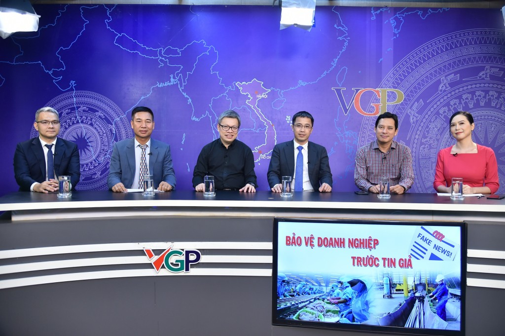 Tọa đàm với nội dung: Bảo vệ doanh nghiệp trước tin giả. Ảnh VGP/Quang Thương
