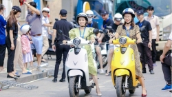 Người dùng cả nước háo hức lái thử xe máy điện quốc dân VinFast Evo200