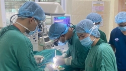 Phẫu thuật thành công cho trẻ sơ sinh bị "lỗi" ống động mạch
