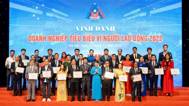 Vinh danh 62 “Doanh nghiệp tiêu biểu vì Người lao động”