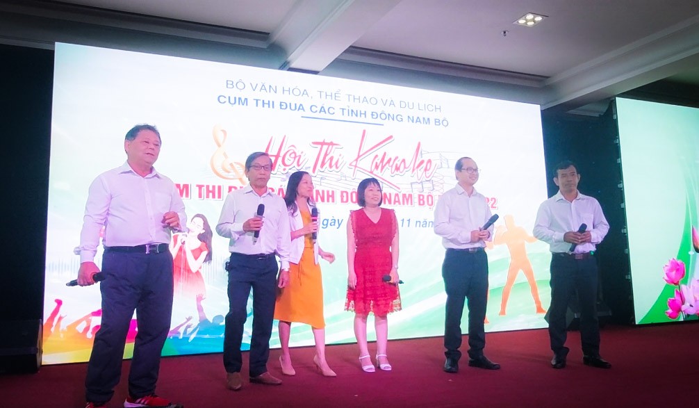 Phần thi karaoke của Đội Bình Dương