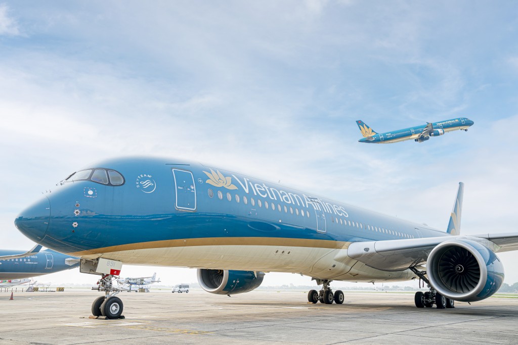 Vietnam Airlines lọt top 10 thương hiệu tốt nhất Việt Nam năm 2022