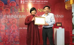 Bảo tàng Mỹ thuật Đà Nẵng tiếp nhận gần 260 hiện vật hiến tặng