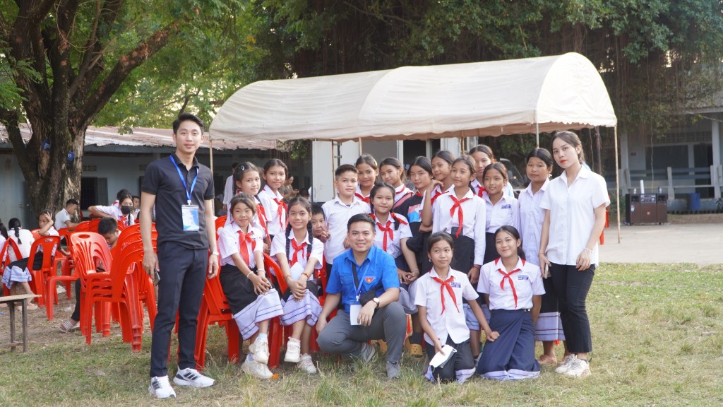 Nhiều hoạt động ý nghĩa được tuổi trẻ Thủ đô thực hiện tại Thủ đô Viêng Chăn