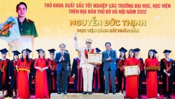 Hà Nội tuyên dương 98 thủ khoa xuất sắc năm 2022