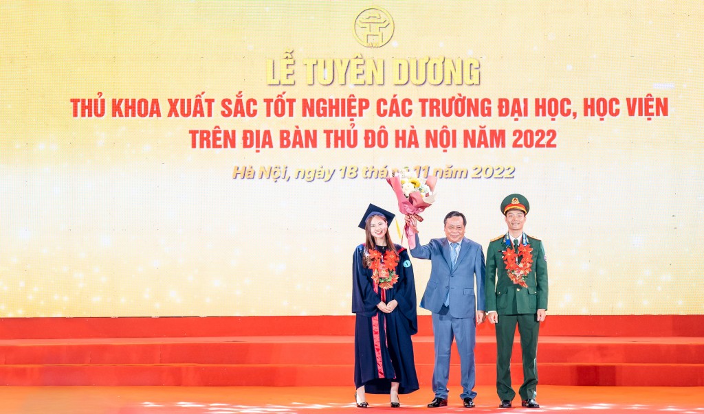 Lễ tuyên dương Thủ khoa xuất sắc tốt nghiệp các trường đại học, học viện trên địa bàn TP Hà Nội năm 2022