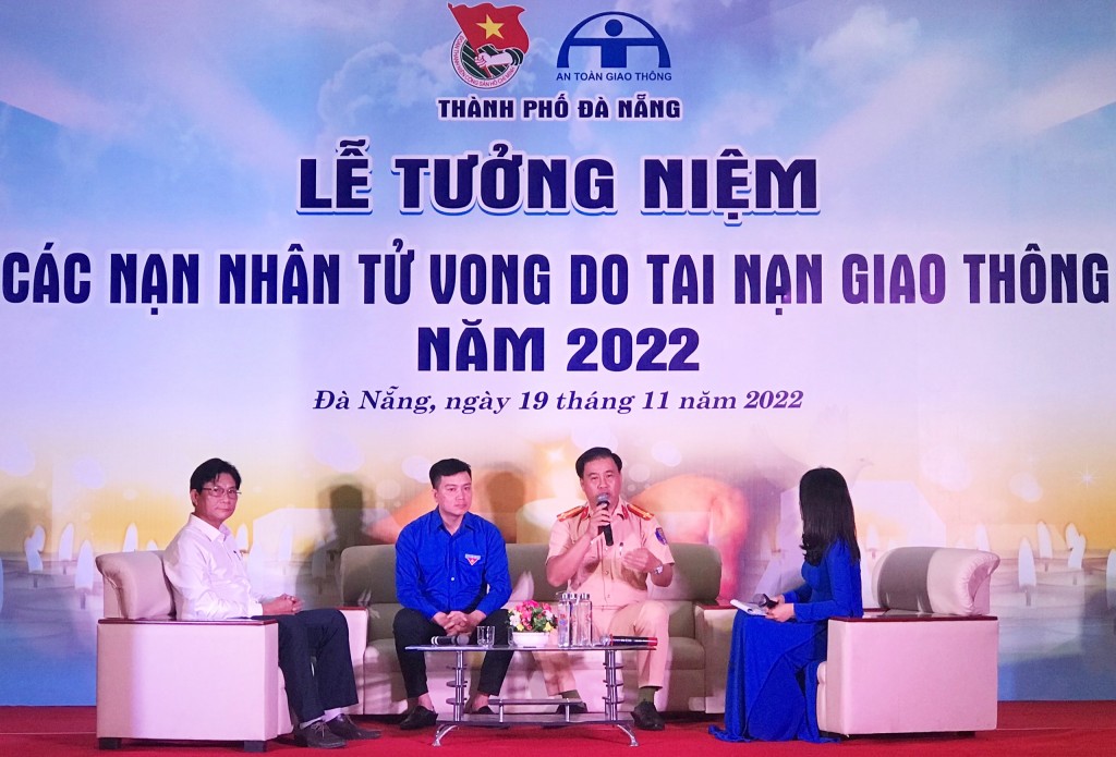 Tọa đàm đưa ra giải pháp nâng cao ý thức, trách nhiệm của đoàn viên, thanh niên trong việc chấp hành pháp luật trật tự ATGT và phòng tránh TNGT (Ảnh Út Vũ)