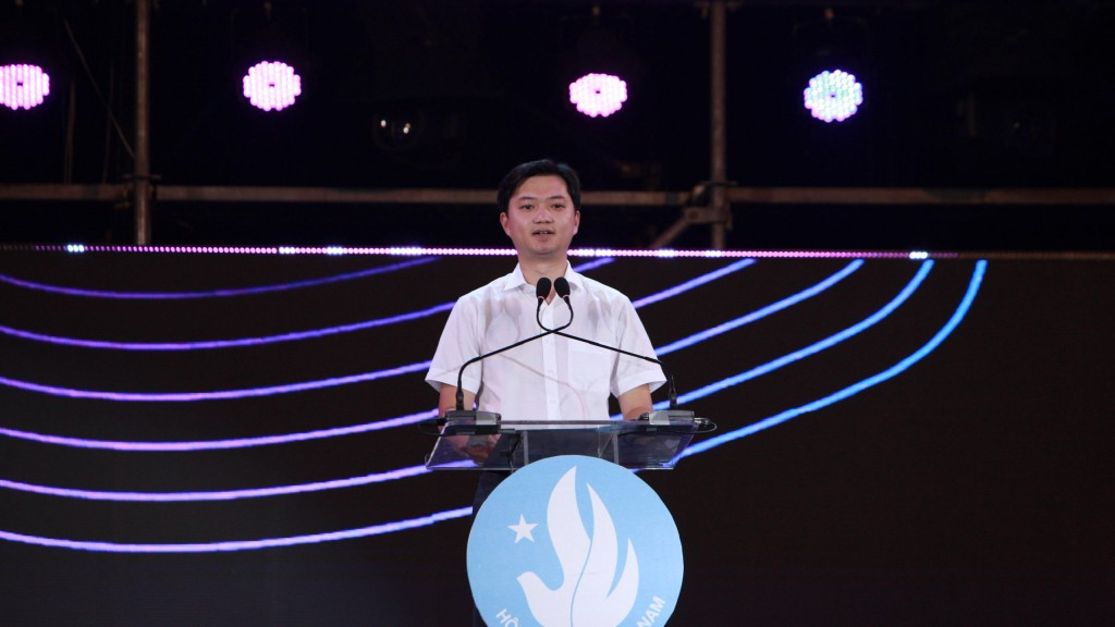 Bí thư thứ nhất Trung ương Đoàn Bùi Quang Huy; Bí thư Trung ương Đoàn, Chủ tịch Trung ương Hội Sinh viên Việt Nam Nguyễn Minh Triết Bí thư thứ nhất Trung ương Đoàn Bùi Quang Huy; Bí thư Trung ương Đoàn, Chủ tịch Trung ương Hội Sinh viên Việt Nam Nguyễn Minh Triết