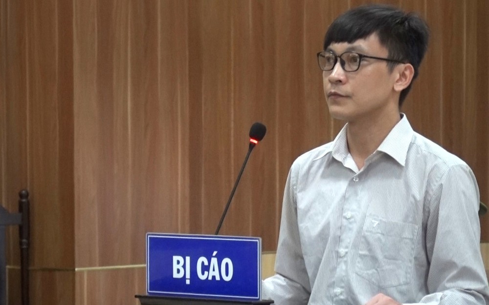 Bị cáo Bùi Văn Thuận tại phiên toà Bị cáo Bùi Văn Thuận tại phiên toà