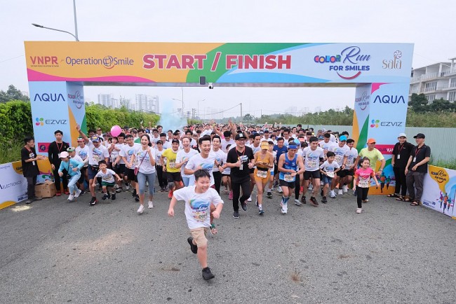 Color Run For Smiles 2022: Ngày hội sắc màu mang nụ cười tới các em nhỏ