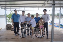 Bình Phước: Phát huy trách nhiệm xã hội, doanh nghiệp cùng “tiếp sức” con em Việt kiều Campuchia