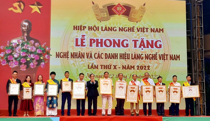 Phong tặng Nghệ nhân và các danh hiệu Làng nghề Việt Nam năm 2022