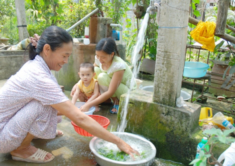 Hà Nội phấn đấu đến 2025 toàn bộ người dân vùng nông thôn có nước sạch sử dụng