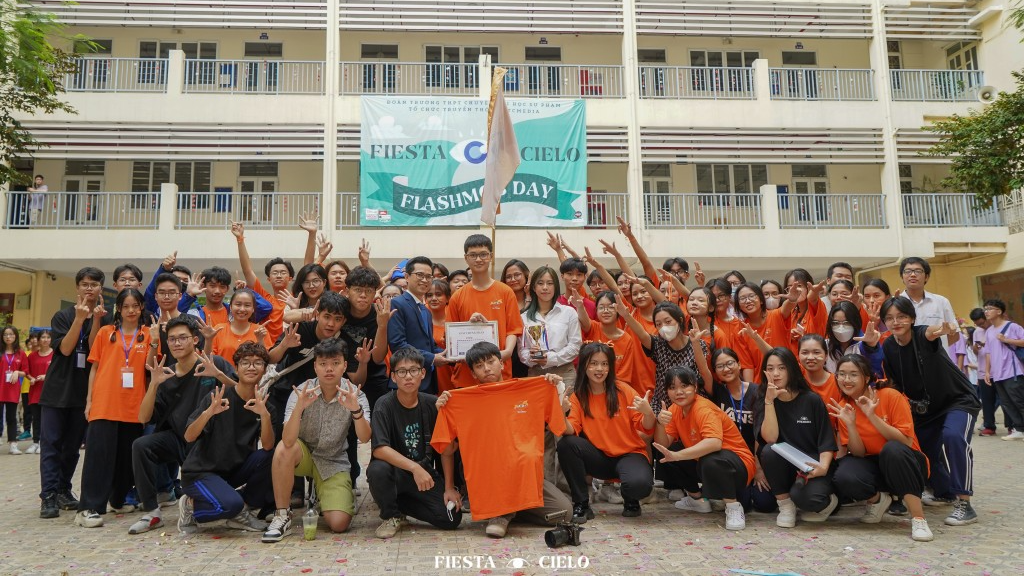 Mãn nhãn với màn trình diễn “Flashmob Day” của thầy trò trường chuyên Sư phạm