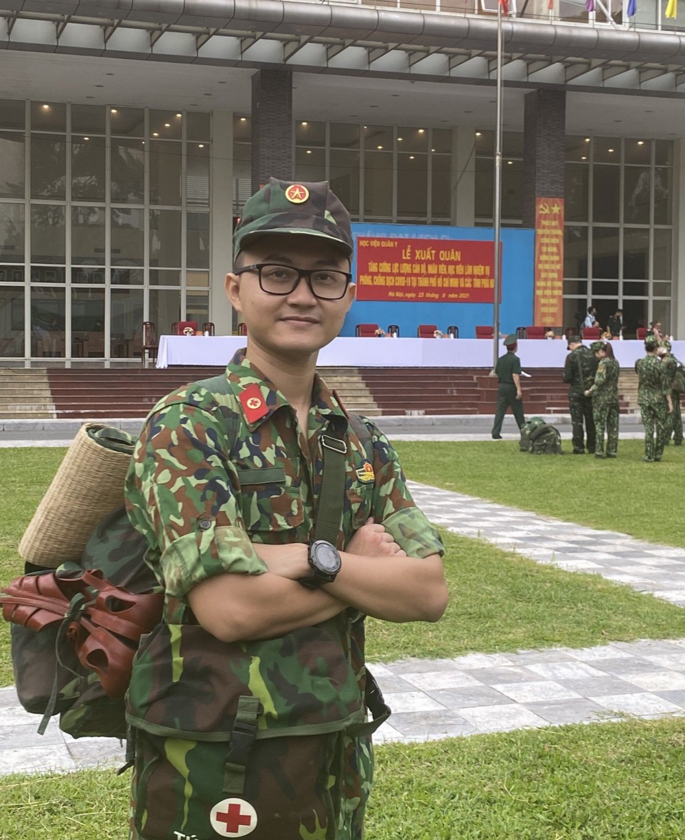 Chàng Trung uý trẻ sẵn sàng xung phong vào tâm dịch