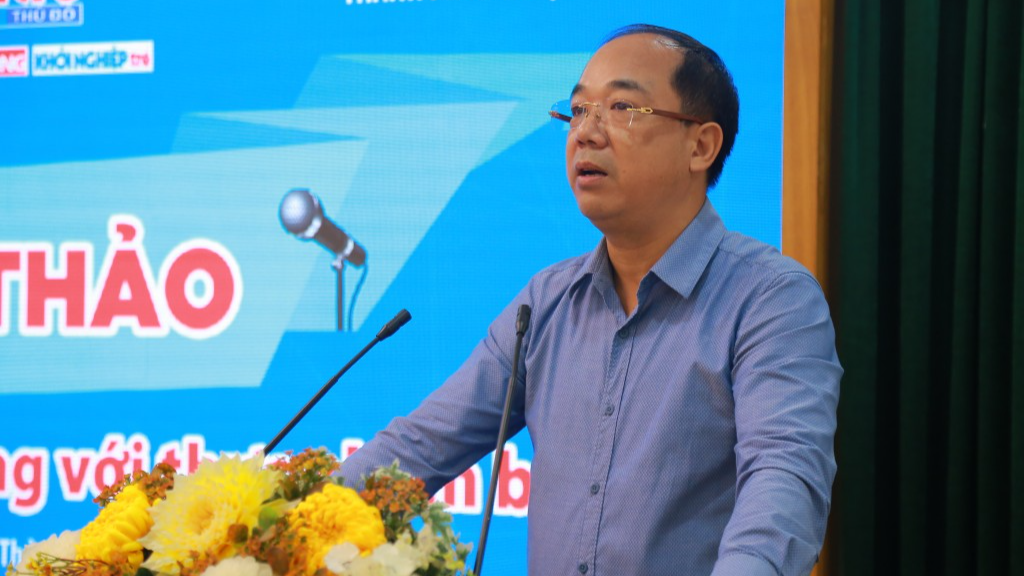 Tổng biên tập báo Tuổi trẻ Thủ đô Nguyễn Mạnh Hưng phát biểu khai mạc hội thảo