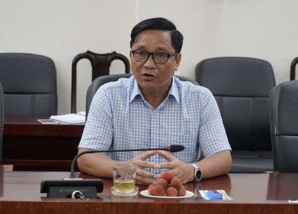 Đồng chí Tạ Hoàng Hiện - Phó Giám đốc Sở Văn hóa, Thể thao và Du lịch tỉnh Cà Mau phát biểu tại buổi làm việc