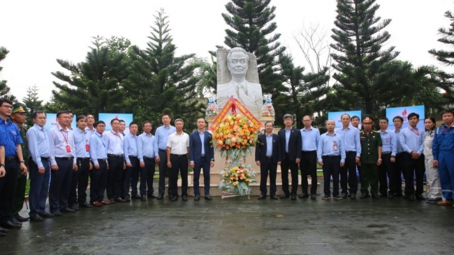 BSR dâng hoa kỷ niệm 100 năm Ngày sinh cố Thủ tướng Võ Văn Kiệt