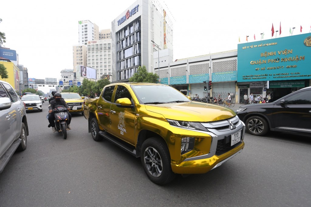 Nhiều cư dân mạng nhận ra đây là hoạt động quảng bá cho chương trình ưu đãi của Bia Saigon Gold