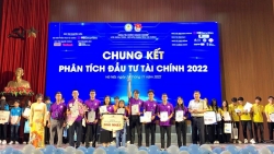 Đội The Invincible giành ngôi Quán quân “Phân tích đầu tư tài chính 2022”