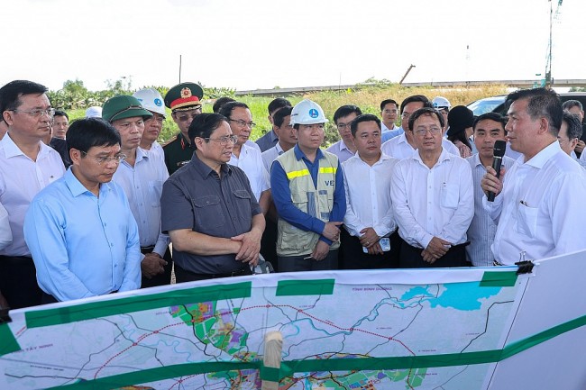 Thủ tướng kiểm tra các dự án hạ tầng quan trọng tại TP HCM