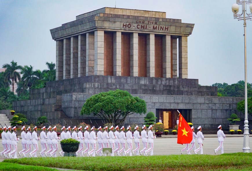 Lăng Bác - nơi người người Việt Nam khi về Hà Nội đều muốn đến để viếng Chủ tịch Hồ Chí Minh
