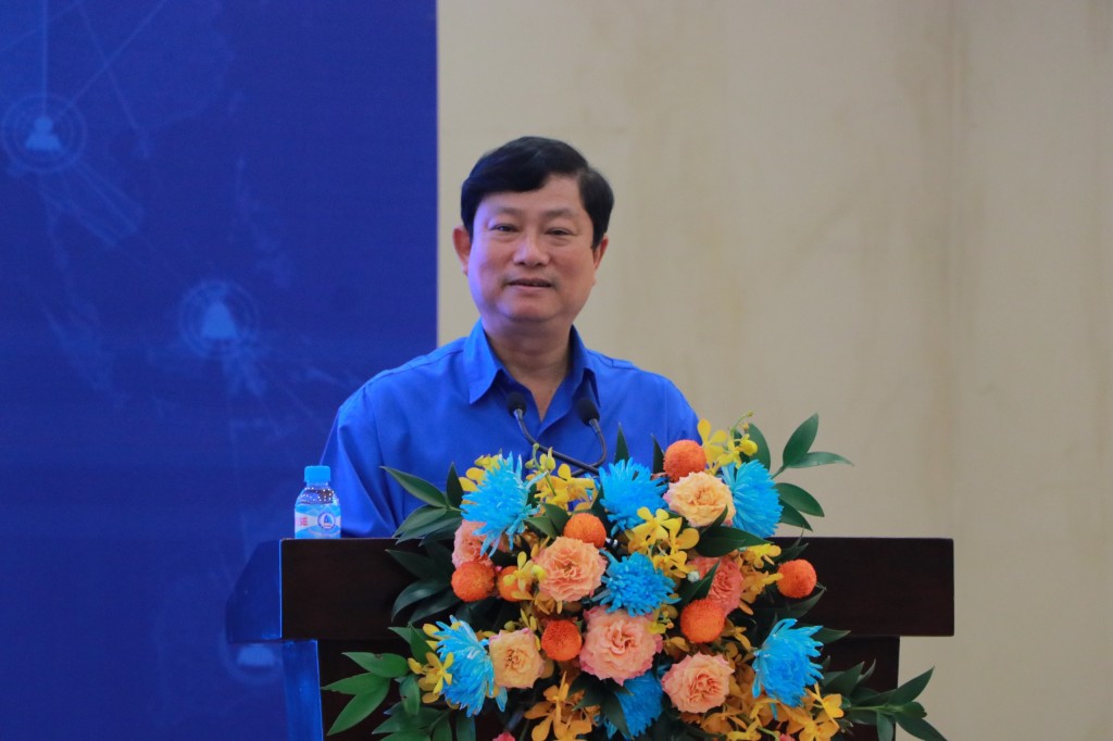 Ông Võ Văn Minh - chủ tịch UBND tỉnh Bình Dương phát biểu tại hội nghị