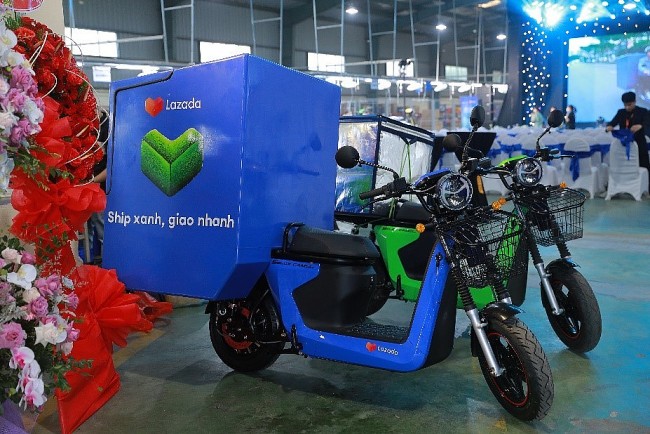 Lazada Logistics đưa 100 xe máy điện vào hoạt động giao vận trong năm 2023