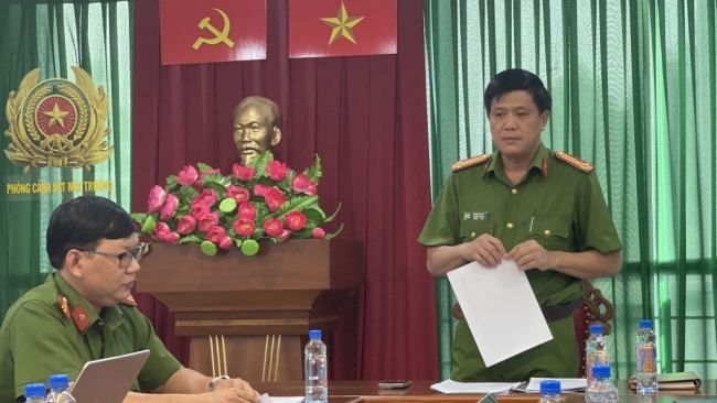 Công an tỉnh Bình Dương nói gì về việc kiểm tra và tạm giữ 2 xe rác thải?
