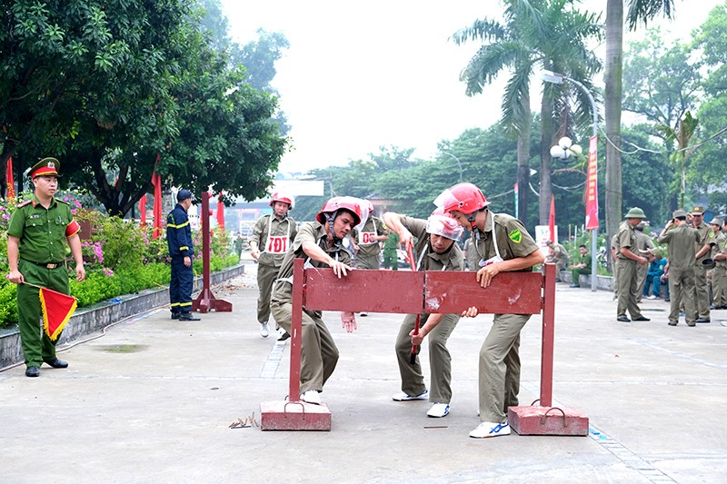 Lực lượng dân phòng thường xuyên tham gia huấn luyện, dự thi chữa cháy, cứu nạn