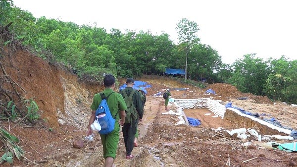 tình trạng khai thác vàng trái phép tại khu vực thôn Bồng Miêu, xã Tam Lãnh, huyện Phú Ninh, tỉnh Quảng Nam có chiều hướng diễn biến phức tạp. 