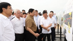 Thủ tướng khảo sát một số tuyến đường kết nối Đông Nam Bộ với Bình Dương