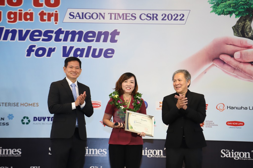 Unilever Việt Nam nhận Giải thưởng CSR của Saigon Times Group (2)