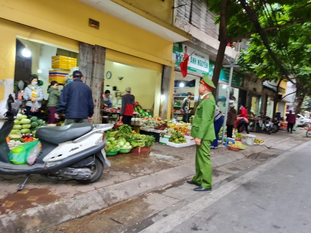 Quận Ba Đình ra quân đảm bảo trật tự an toàn đô thị, phòng chống cháy nổ dịp cuối năm