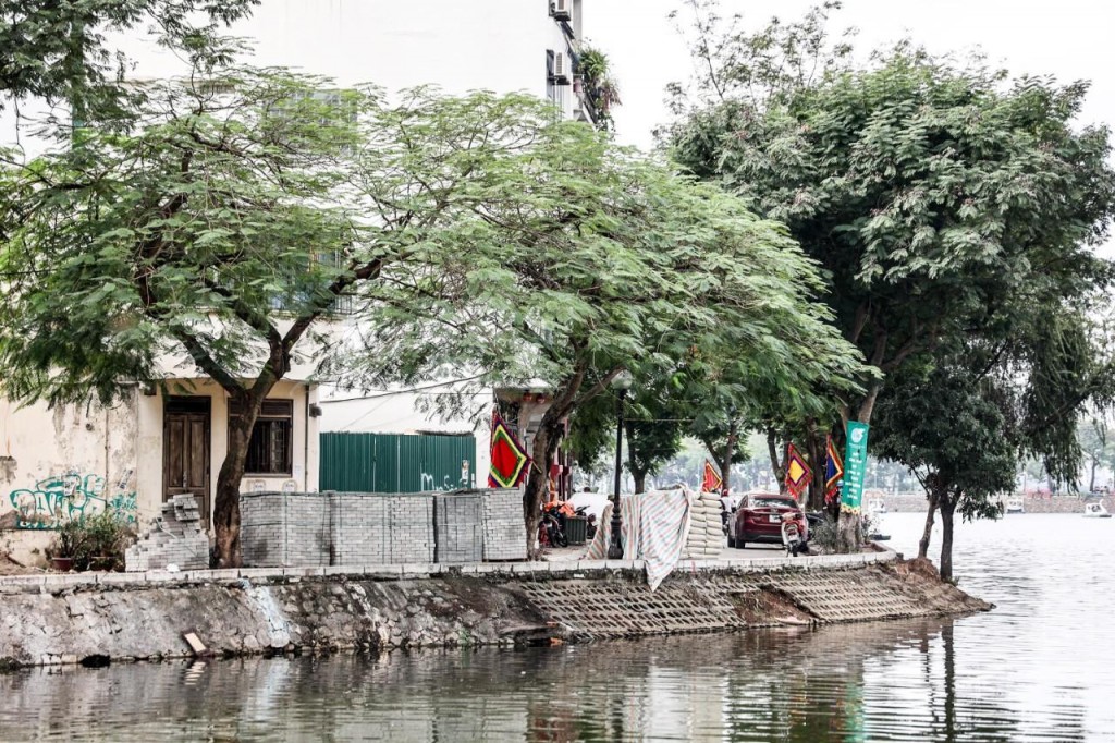 Phố đi bộ bên hồ Trúc Bạch sẽ hoạt động trong thời gian từ 18h đến 24h ngày thứ Sáu và từ 6h đến 24h các ngày thứ Bảy, Chủ nhật hàng tuần. Phố đi bộ bên hồ Trúc Bạch sẽ hoạt động trong thời gian từ 18h đến 24h ngày thứ Sáu và từ 6h đến 24h các ngày thứ Bảy, Chủ nhật hàng tuần.