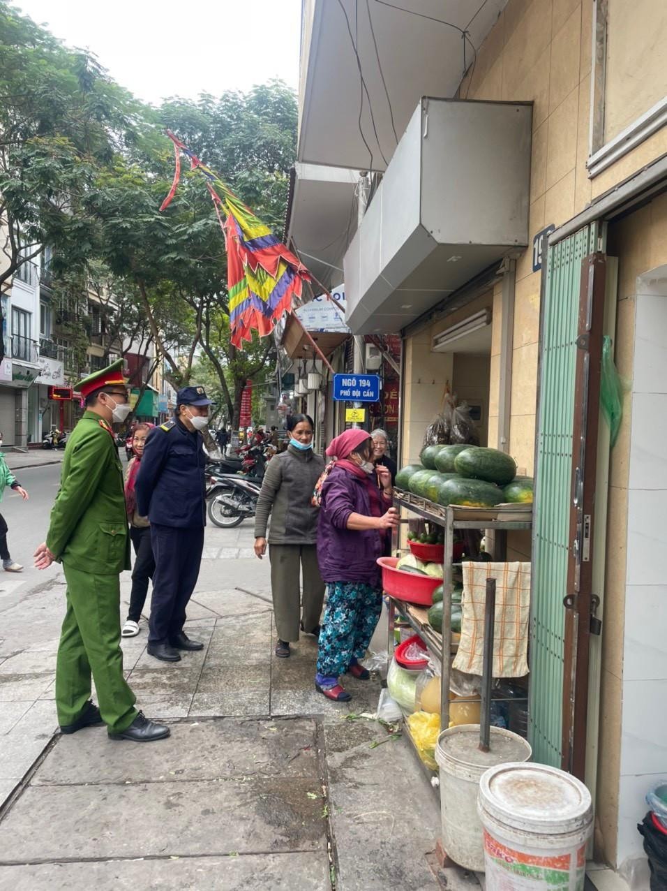 Quận Ba Đình ra quân đảm bảo trật tự an toàn đô thị, phòng chống cháy nổ dịp cuối năm