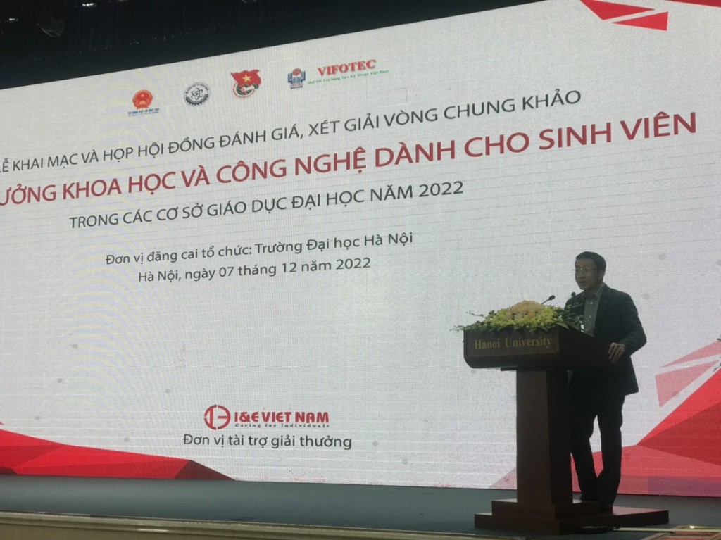 Sinh viên của 37 trường hội tụ tại Hà Nội để bảo vệ đề tài nghiên cứu khoa học