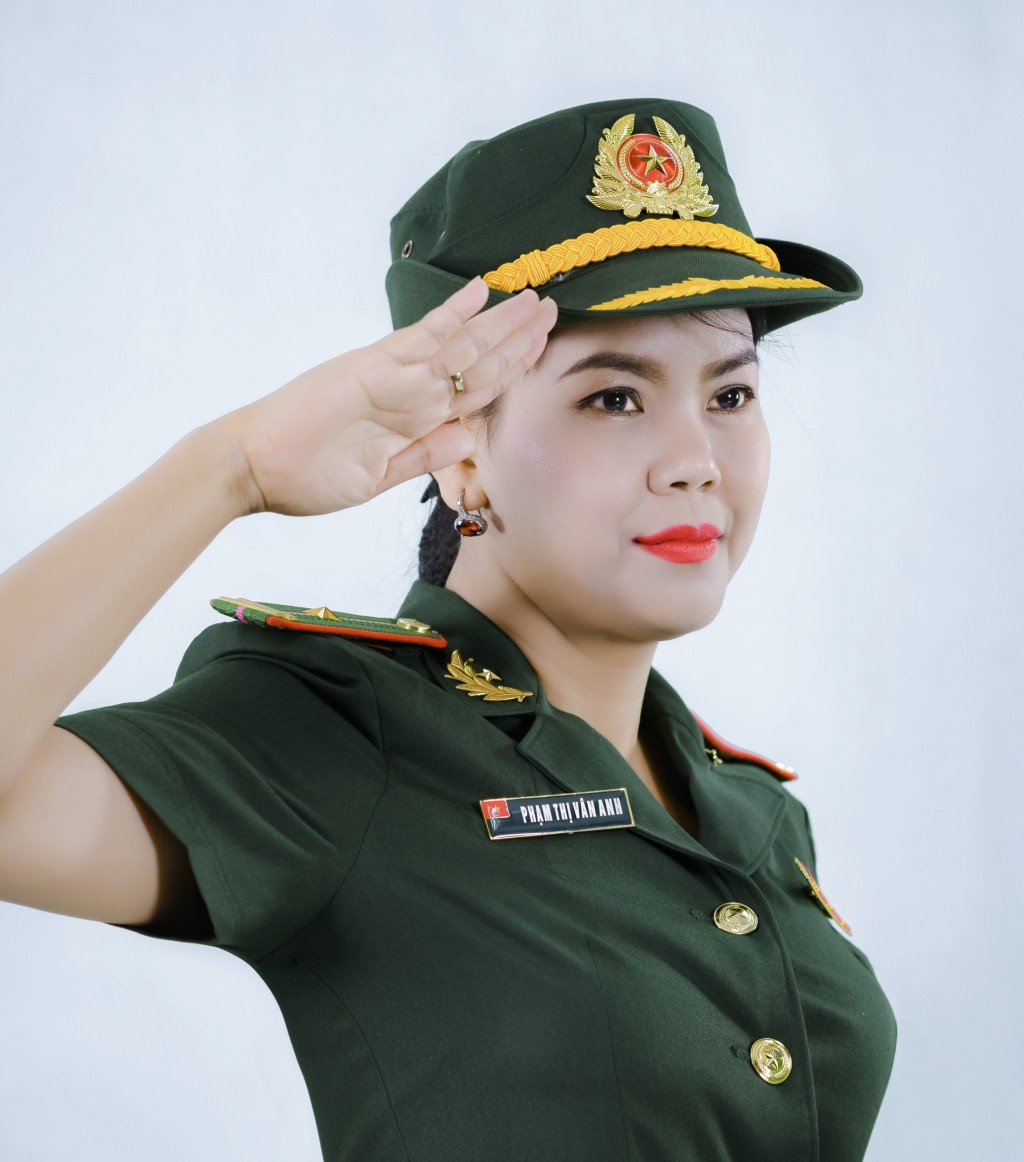 Nhà thơ Phạm Vân Anh - vượt mọi khó khăn để tạo dựng một con đường sáng tạo mang dấu ấn riêng mình