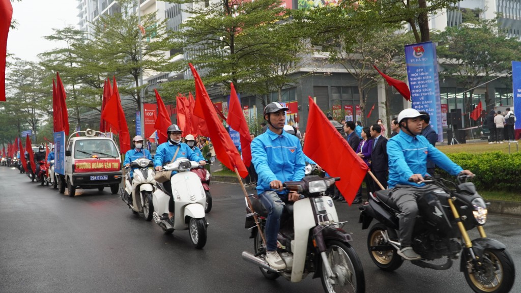 Ra quân hoạt động cao điểm tuyên truyền về định danh điện tử và thực hiện các dịch vụ công trực tuyến