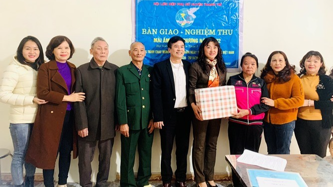Lễ bàn giao mái ấm tình thương cho hội viên Chử Thị Mên