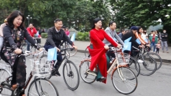 Gần 300 người tham gia "Hành trình xe đạp hữu nghị vì Hà Nội xanh năm 2022"