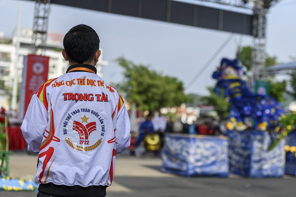 Theo đại diện Ban tổ chức, Ban trọng tài có hơn 20 người, trong đó có 7 trọng tài chấm điểm trực tiếp, 3 trọng tài thời gian và các trọng tài phụ trách kiểm tra, tổng hợp…. 