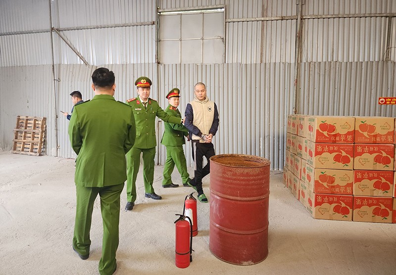 Hà Nội: Bắt giữ đối tượng tàng trữ pháo nổ với số lượng 