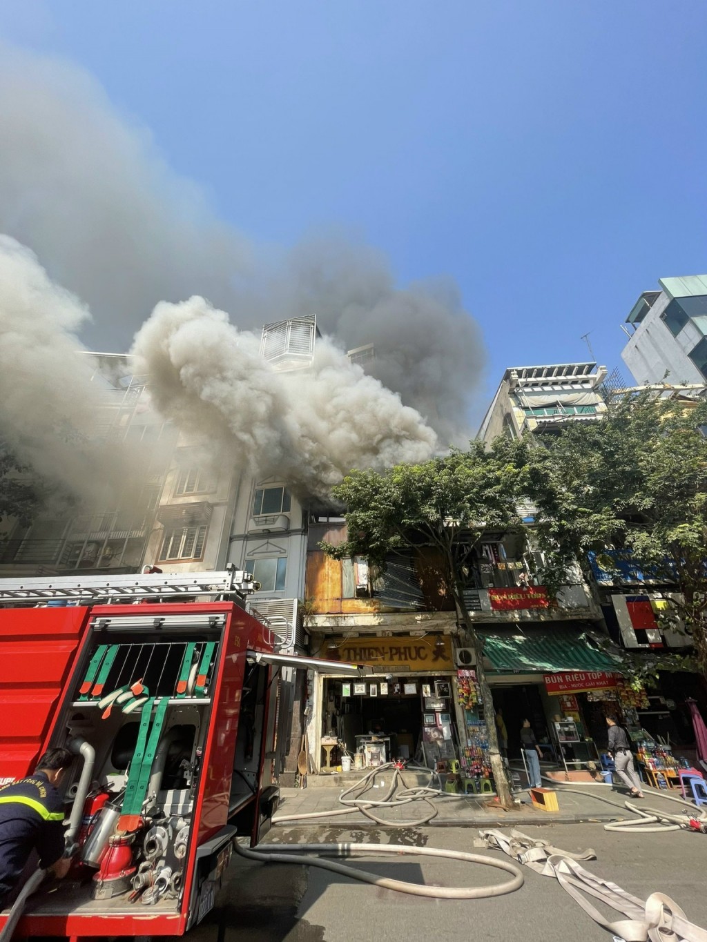 Đám cháy xảy ra ở khu phố cổ đông dân cư